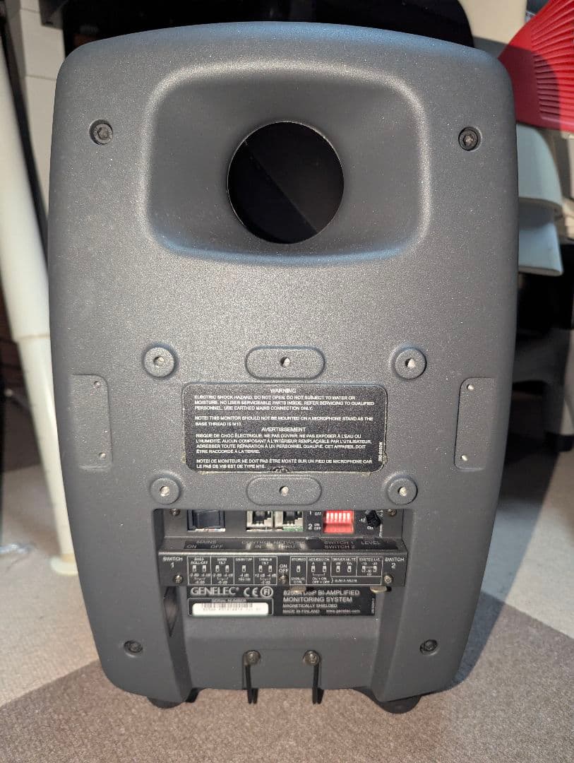 美品 GENELEC 8250A ペア DSP内蔵 補正可能 パワードスピーカー