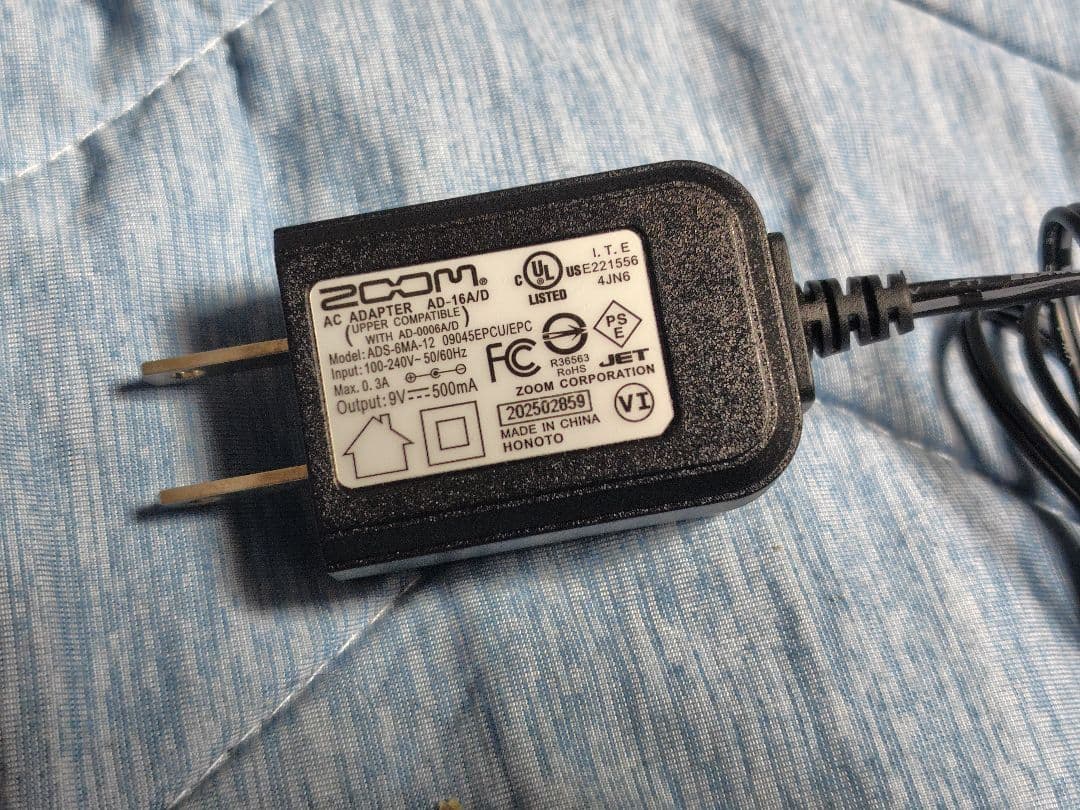 zoom v3 純正ACアダプター付き @マキ様成約済