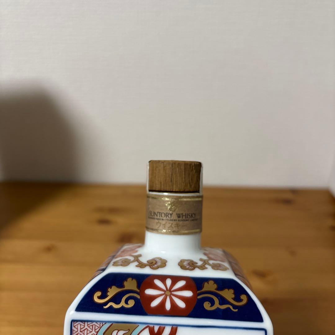 サントリーウイスキー　有田焼 古伊万里手 染錦牡丹鳳凰絵　陶器ボトル　未開封