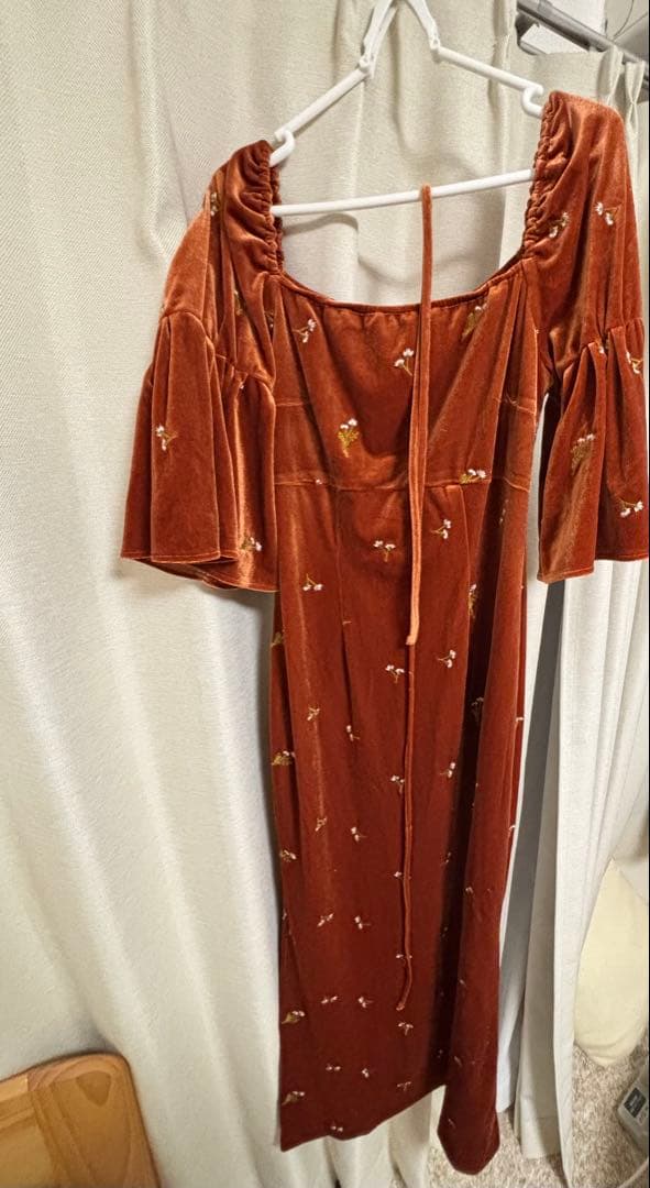 ブラウン ベルベット オフショルダー ワンピース