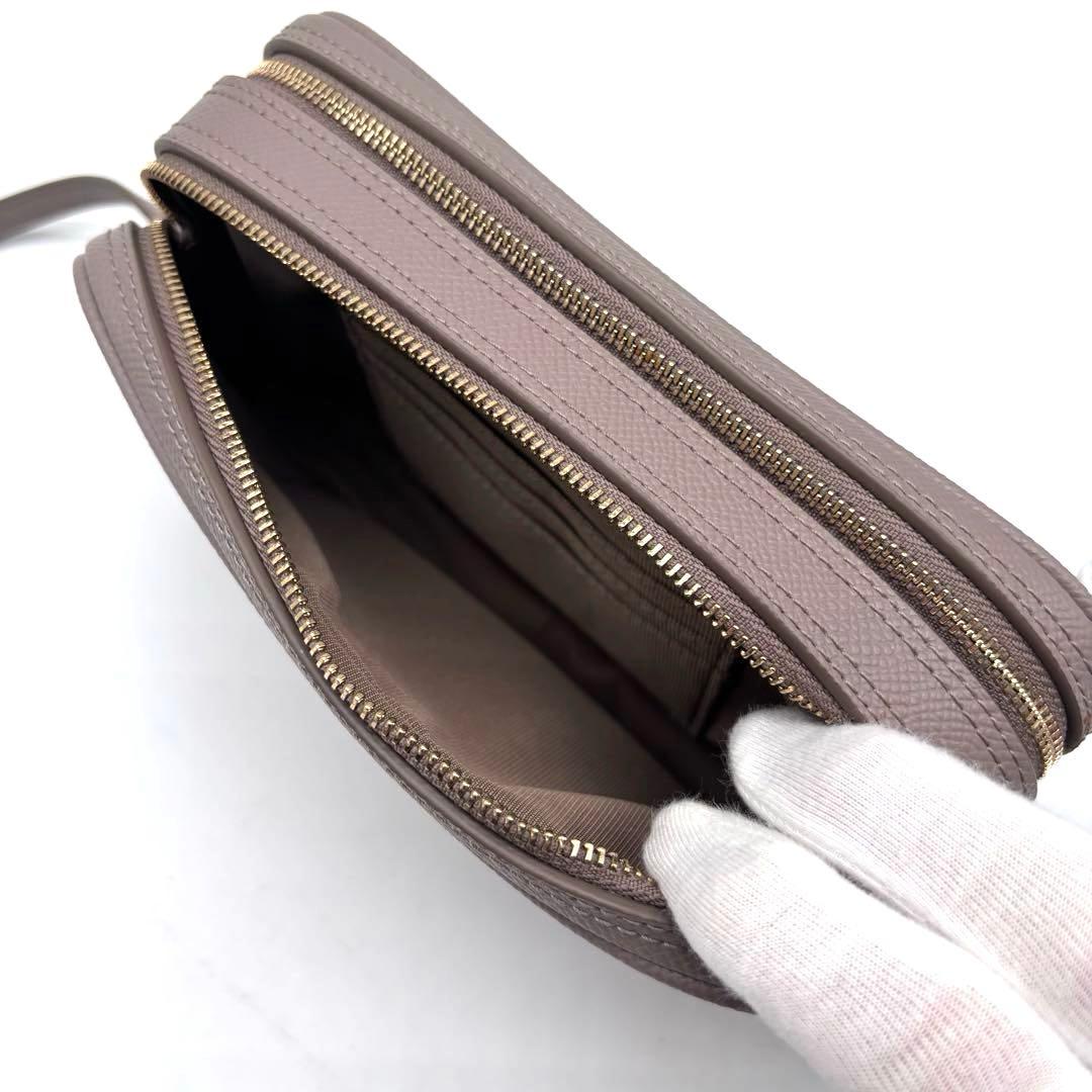 ✨未使用級✨現行ロゴ✨フルラ　カメラバッグ　ショルダーバッグ　リリー　レザー