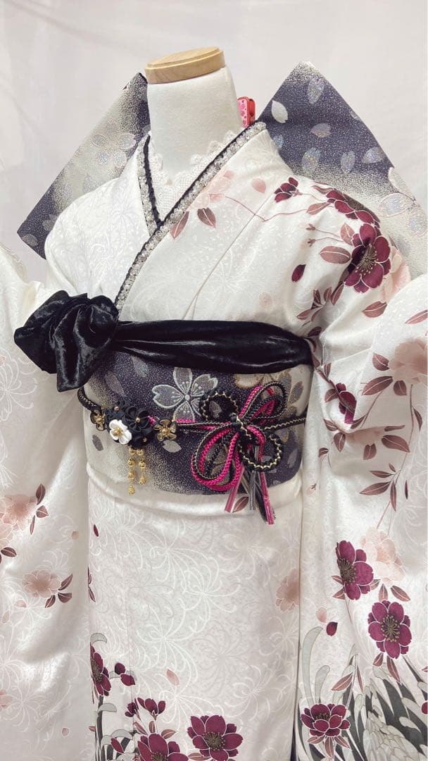 振袖 白と黒の花柄　振袖 成人式　振袖7点セット　振袖フルセット