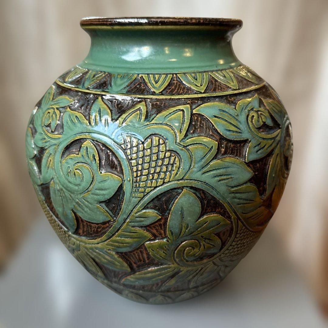 壺屋焼　緑釉唐草掻き落とし　大壺