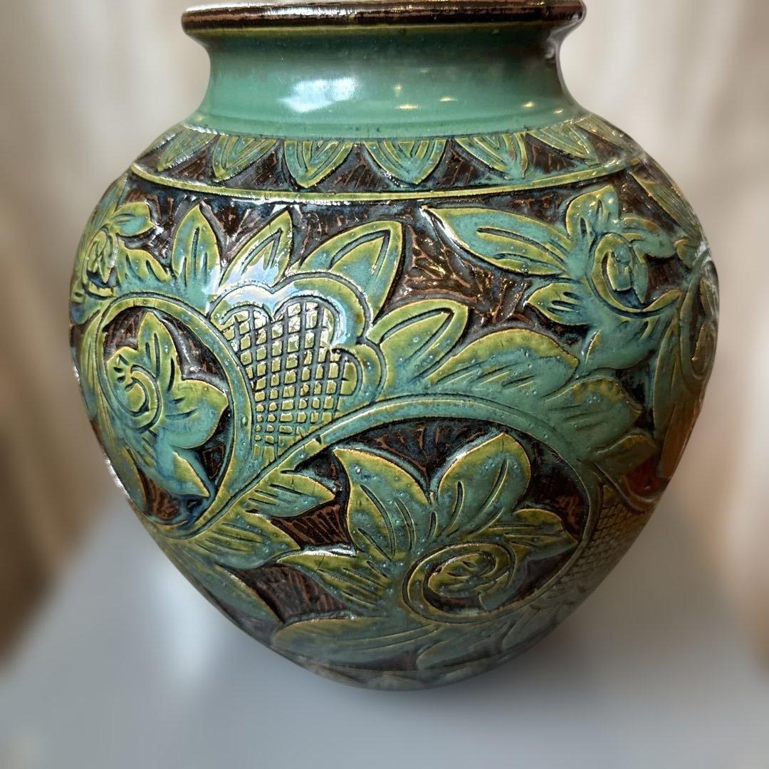壺屋焼　緑釉唐草掻き落とし　大壺