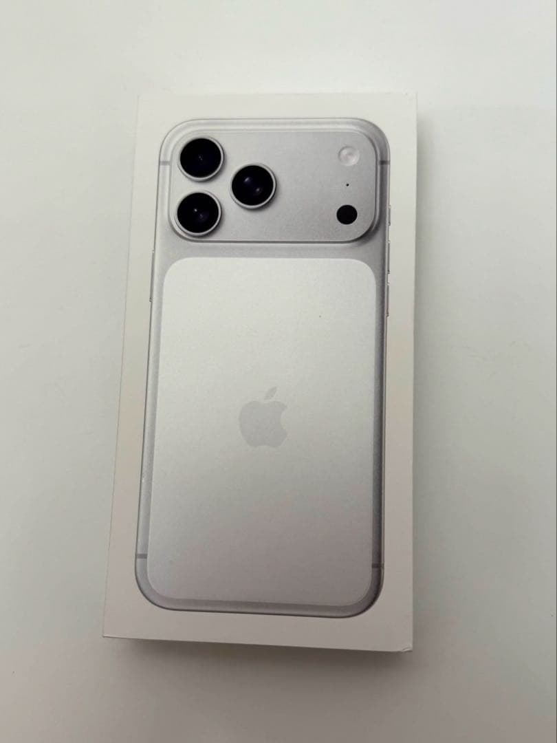 iPhone 17 Pro Max 1TB シルバー