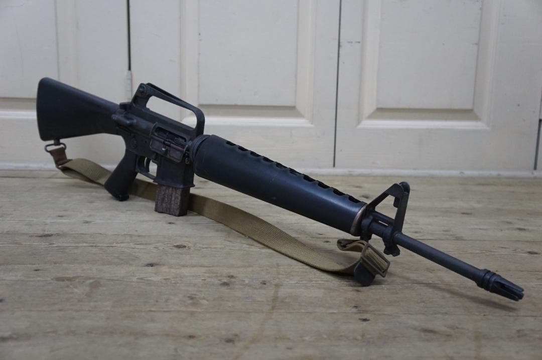 SMG刻印 MGC COLT M16 モデルガン マガジン付 アサルトライフル