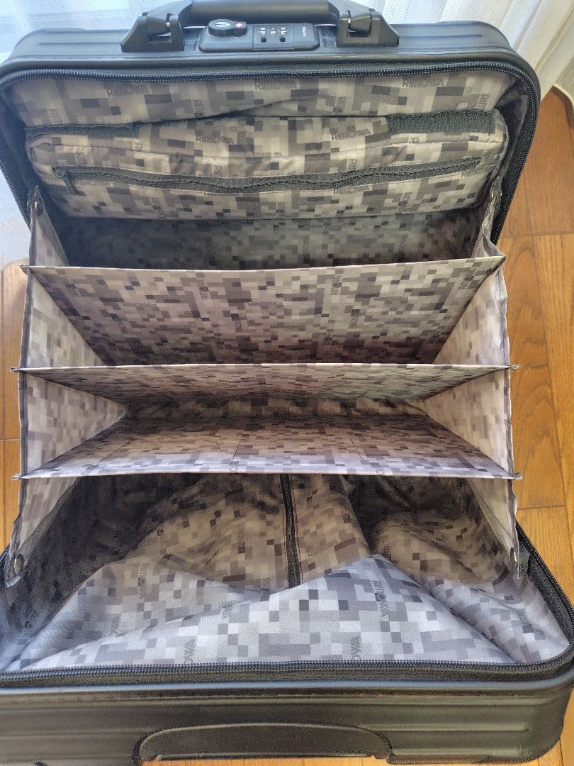 リモワ　サルサ　ビジネストロリー　黒　ポリカーボネート