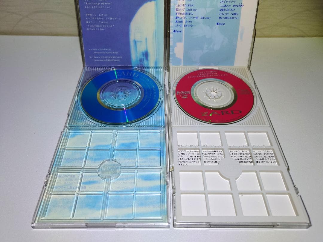 【美品】直筆サイン/ZARD,坂井泉水/8㎝CD2枚,写真付き,ファンクラブ限定