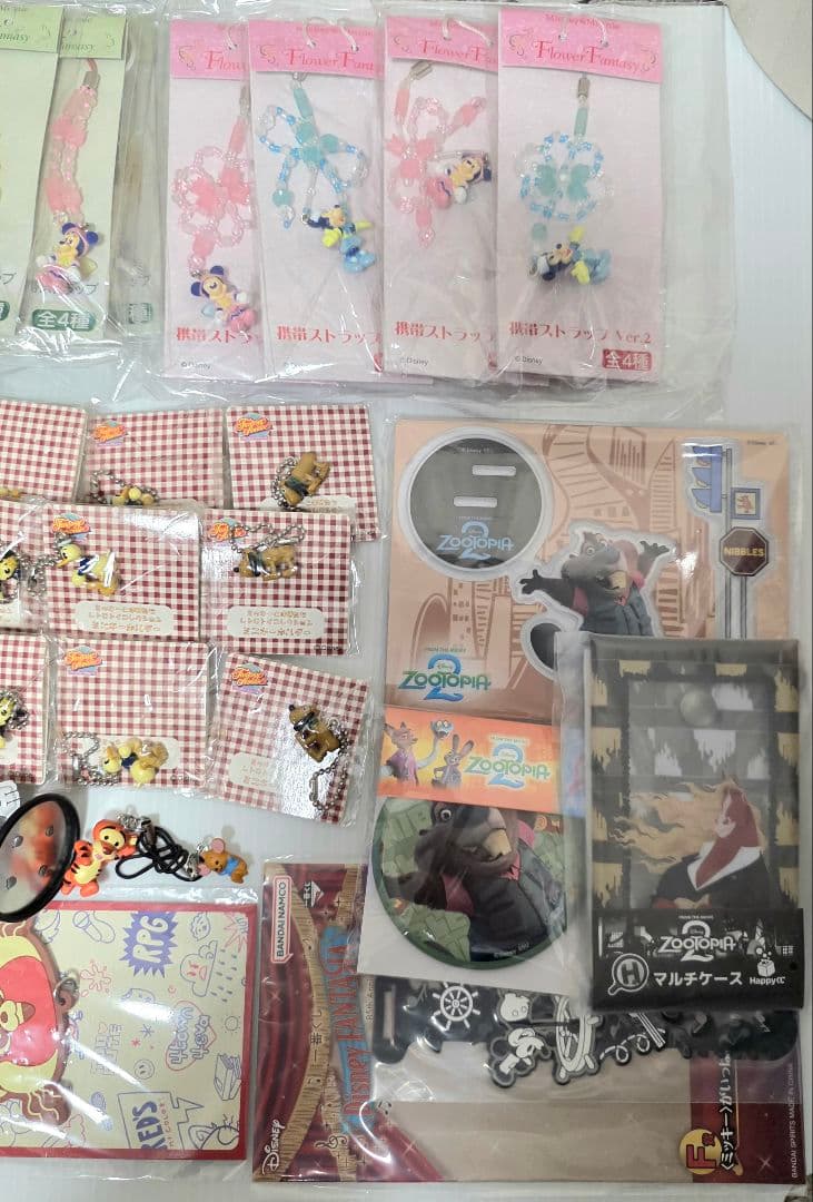 ディズニー グッズ 大量 ストラップ キーホルダー キーチェーン フィギュア