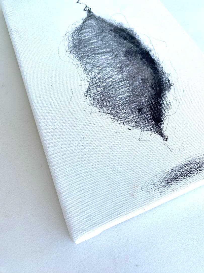 キャンバスにペン画