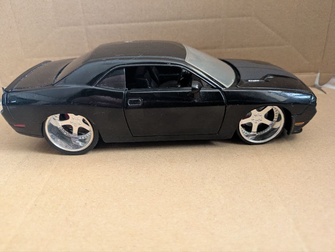 jada 2008　ダッジ・チャレンジャーSRT8　モダンマッスルカー