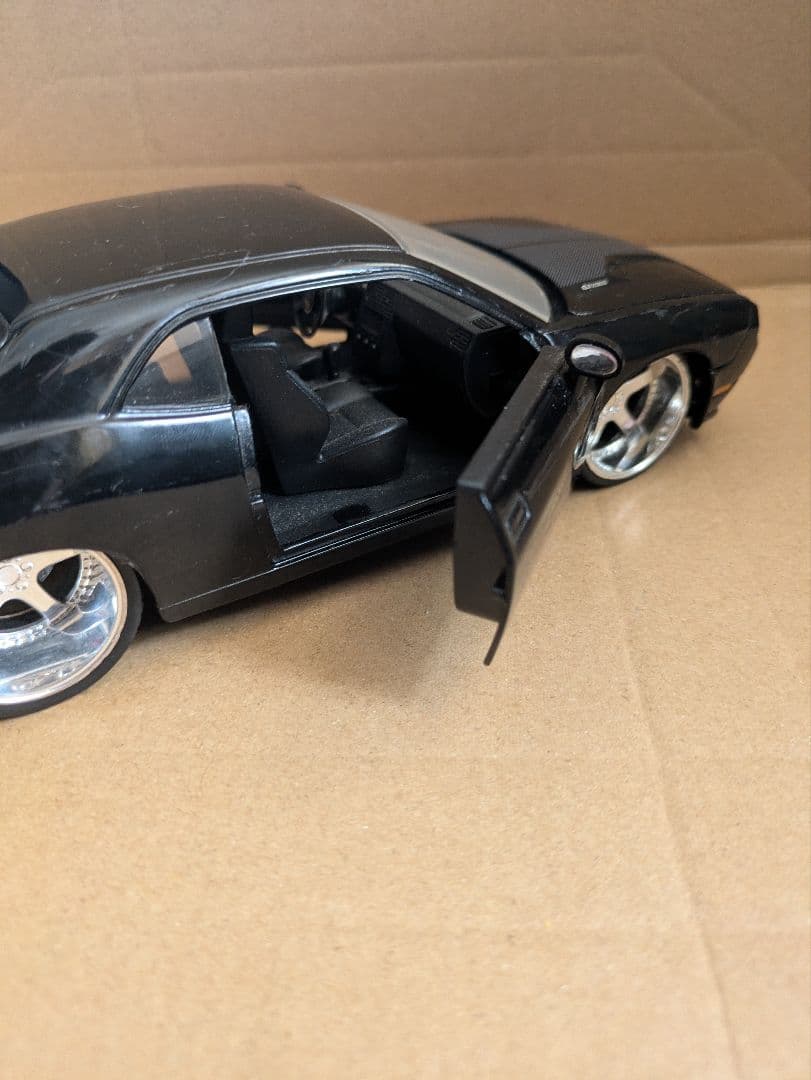 jada 2008　ダッジ・チャレンジャーSRT8　モダンマッスルカー