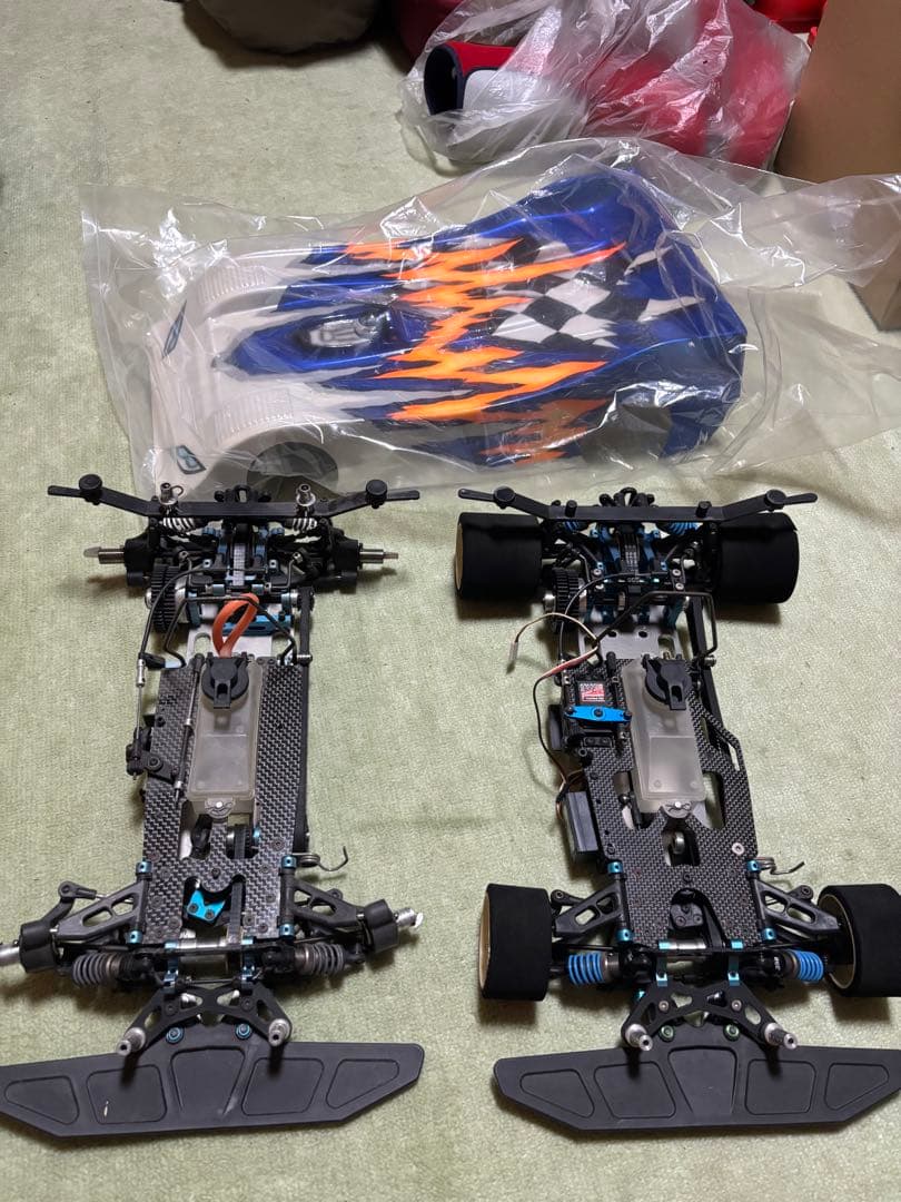 シェファード V8 2台 走行少な目 ボディ付き　1/8 エンジンRC