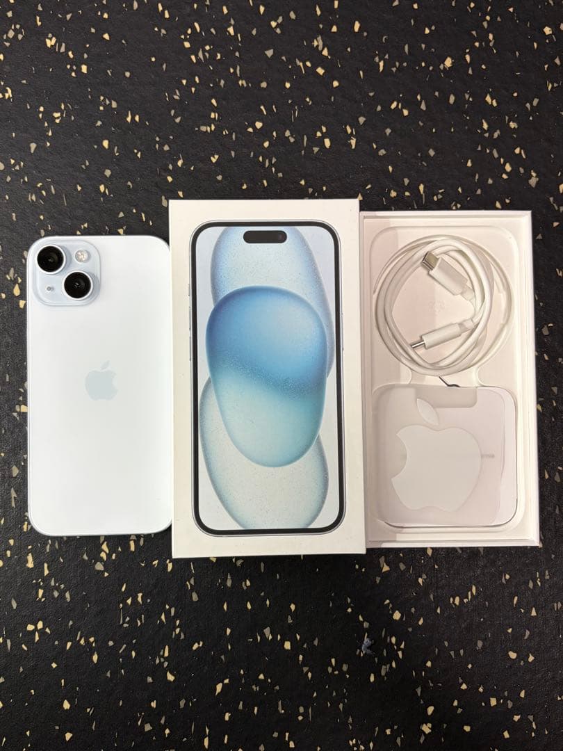 【美品】iPhone 15 256GB SIMフリー　ブルー