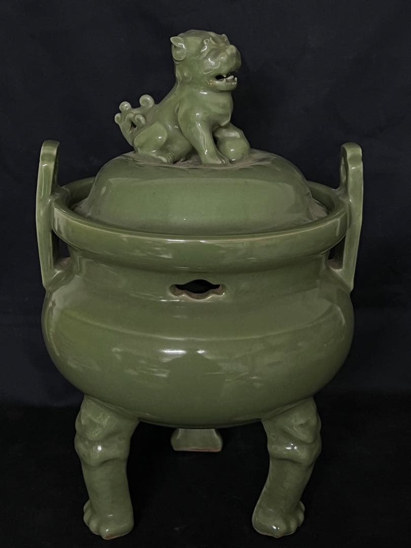 中国古美術　宋時代青磁香炉　龍泉窯三足香炉W66-0