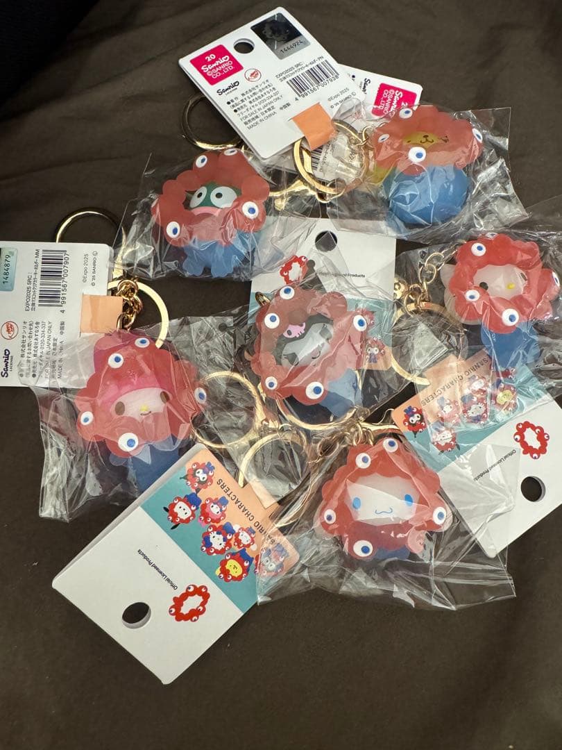 サンリオ　ミャクミャク　クリアカラーキーホルダー　６種セット（※ポチャッコ以外）