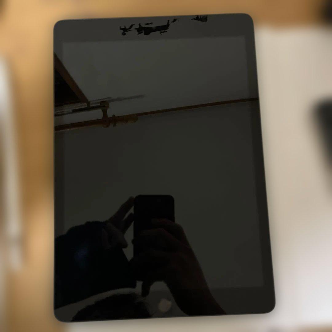 Apple iPad 本体 第8世代　アップルペンシル付き