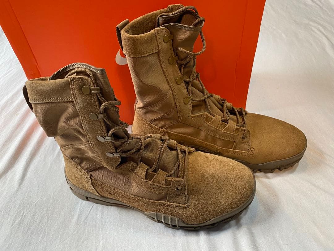 9.5新品未使用　NIKE SFB Jungle8 米軍ブーツ　レザー　コヨーテ