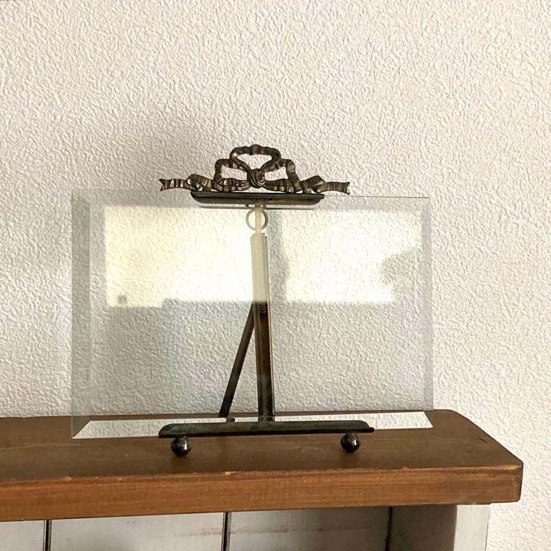 フランスアンティーク　ガラスと真鍮　リボンモチーフのフレーム希少サイズ