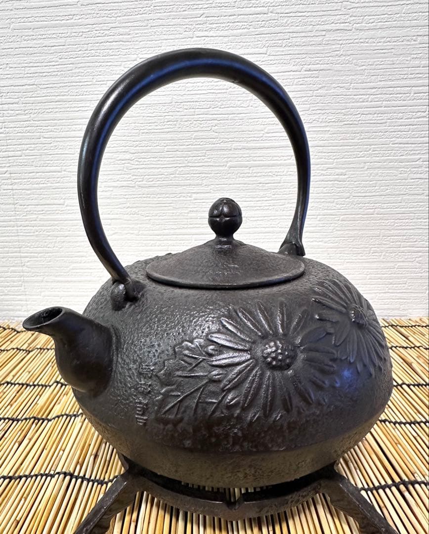 未使用、付属品付　岩手県奥州佐秋鋳造所 佐藤守巨造 真作保証　苺様　売約済み