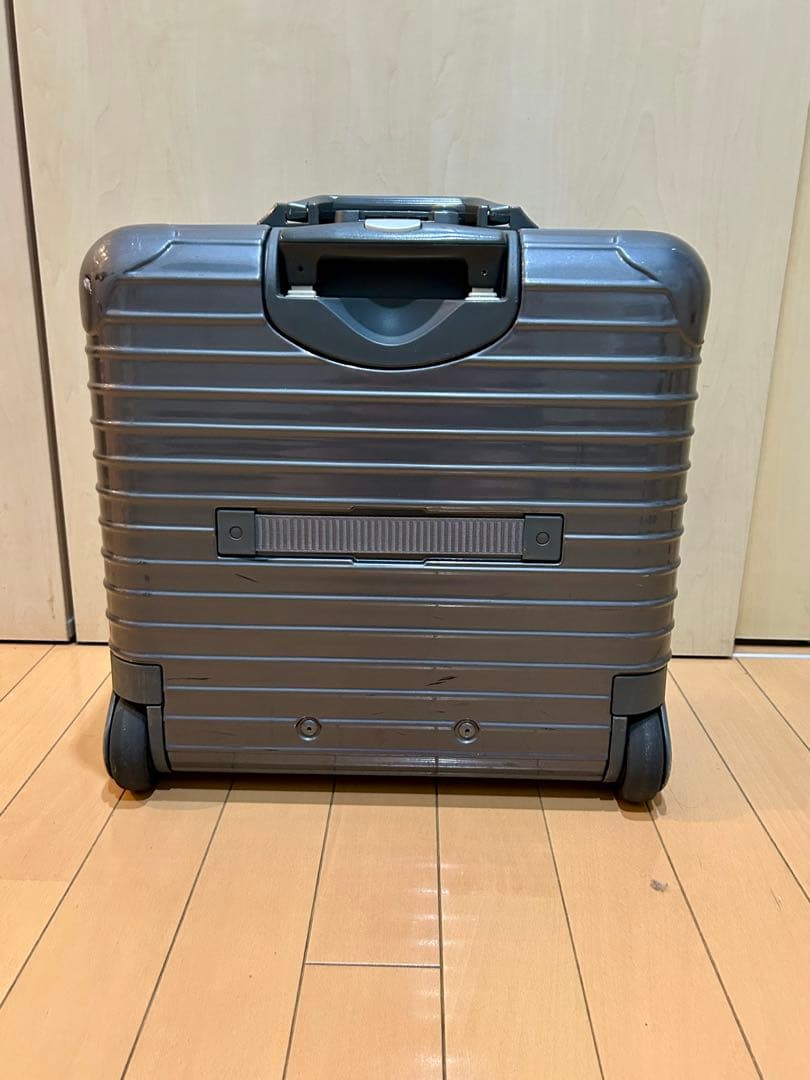 b*h様 Rimowa ビジネスとローリー 23L（機内持ち込み可／おまけ付）