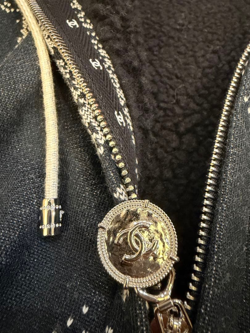 SOS　CHANEL フリース裏地 ブラックパーカー XL