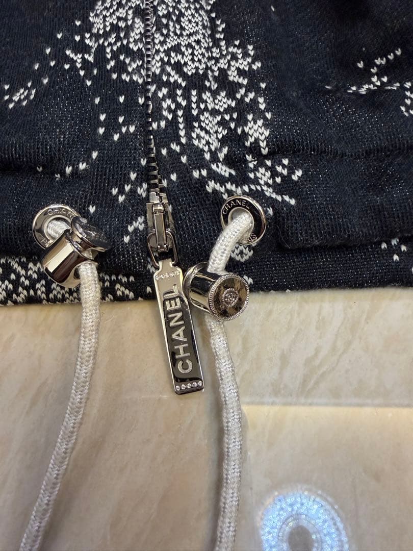 SOS　CHANEL フリース裏地 ブラックパーカー XL