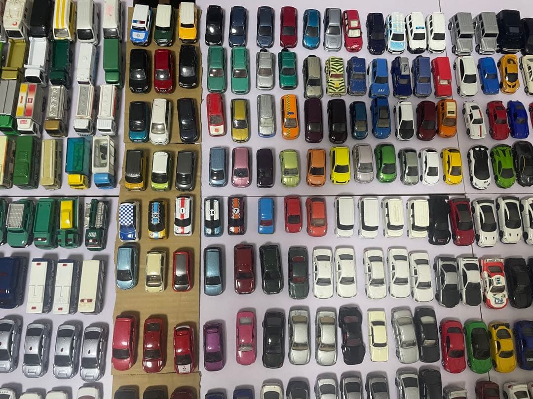 値下げ　大量引退品　トミカ廃盤品まとめ売り＋ホットウィール　総数700台以上