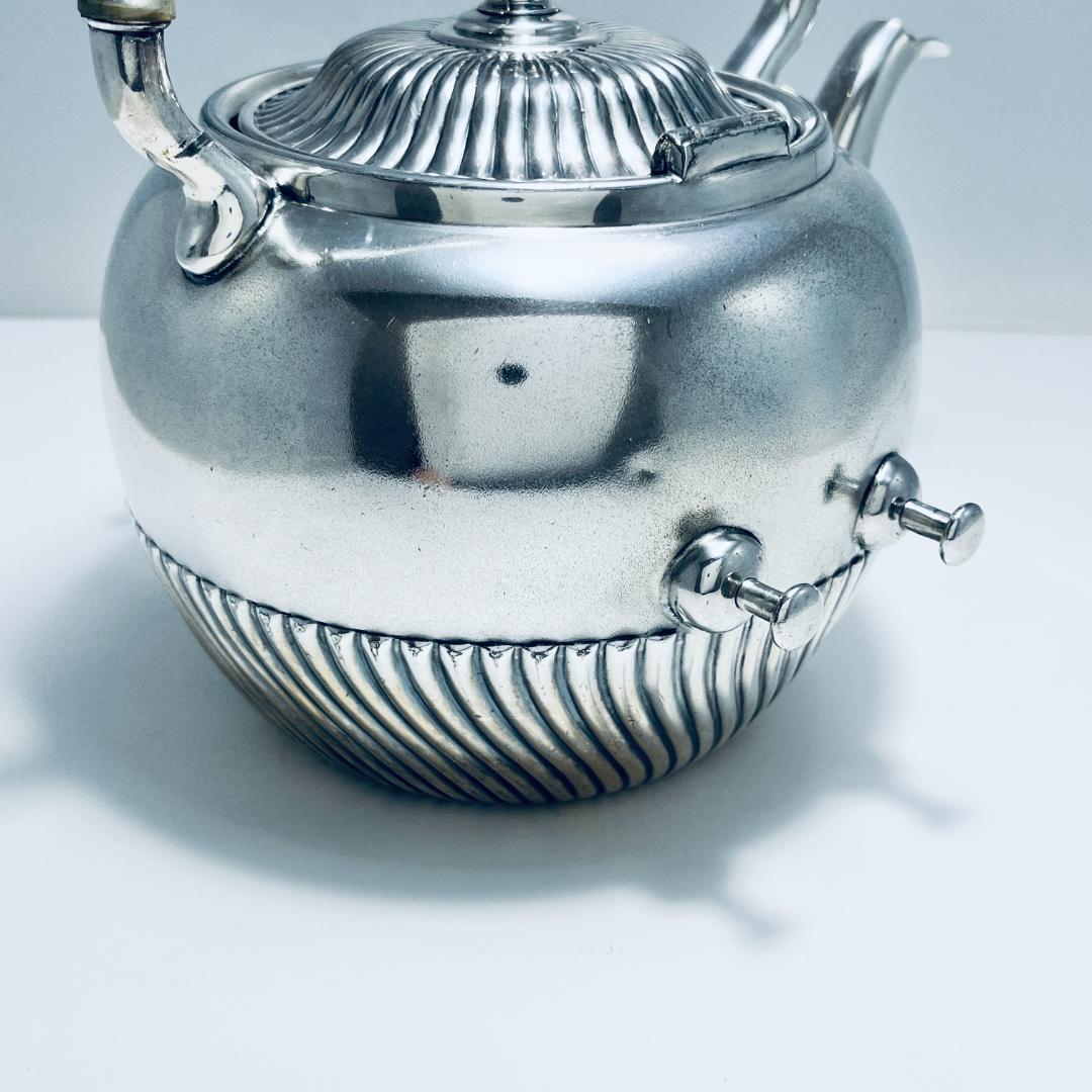 【WILCOX】ビクトリアンのティーケトル 【シルバープレート】