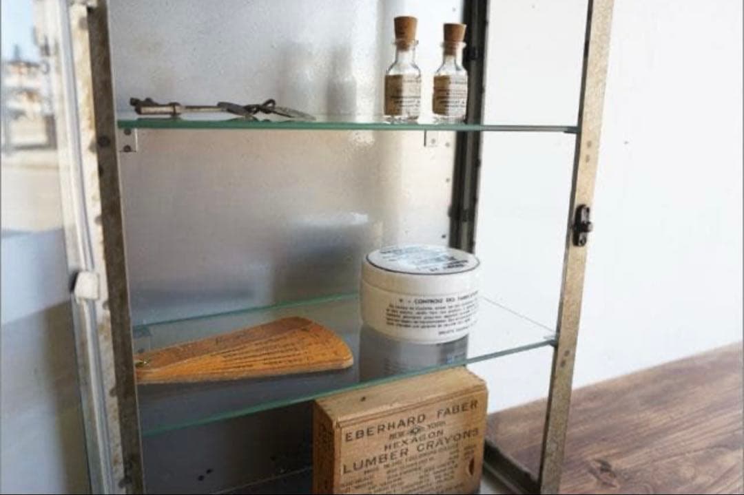 アンティーク スチールショーケース ガラスキャビネット小物収納インダストリアル棚