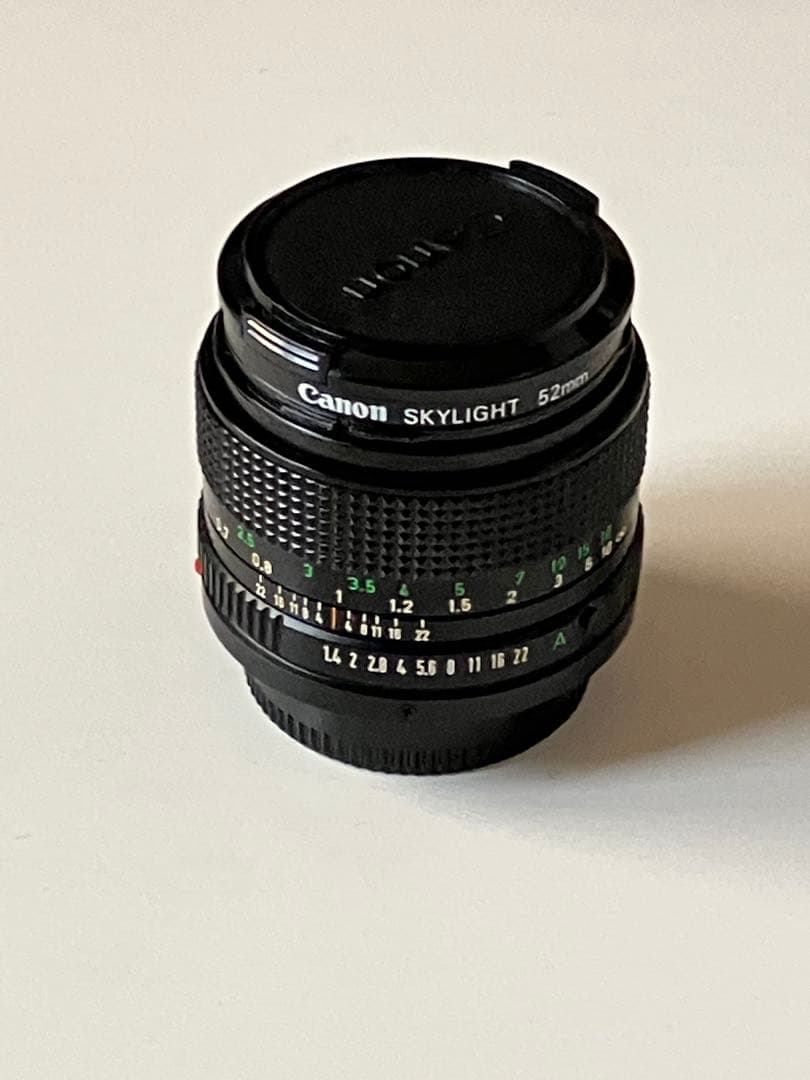 Canon FD 50mm f/1.4 レンズ スカイライト付き