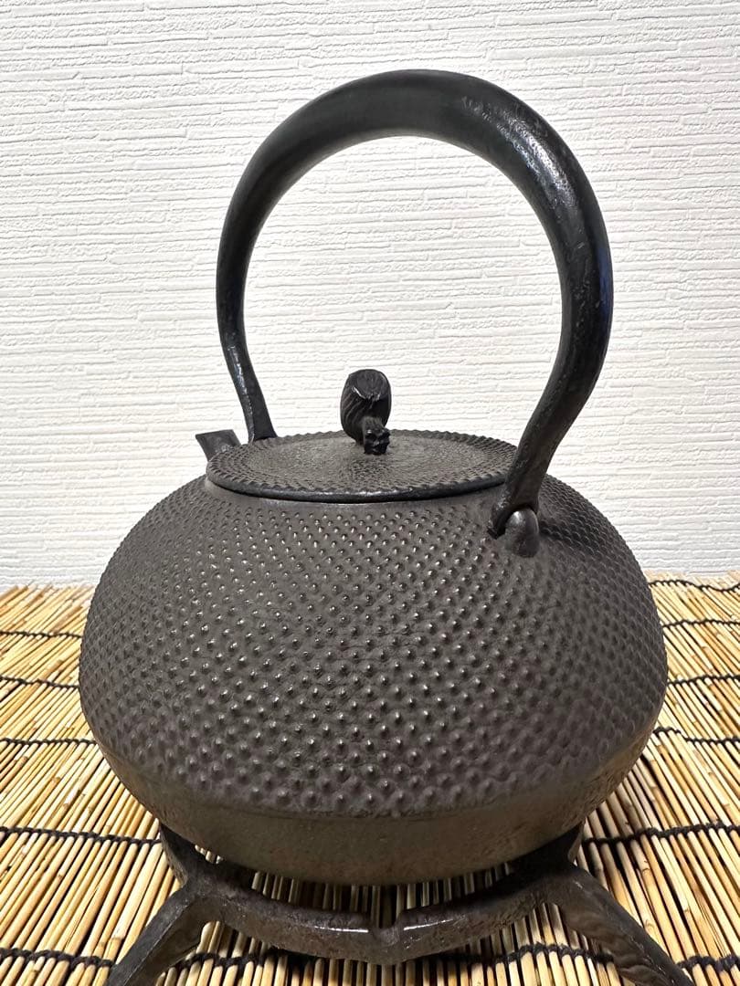 未使用品、供箱、栞付　南部名人雅泉造　２０型アラレ　南部鉄瓶　南部鉄器