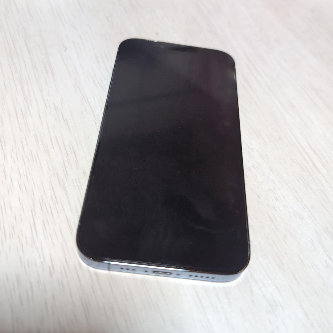 Apple iPhone 13pro ホワイトに見えますがシエラブルーです