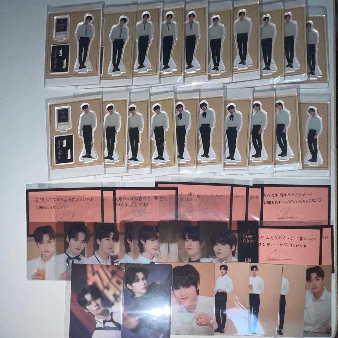 Stray Kids スキズカフェskzooカフェ アクスタ　トレカグッズセット