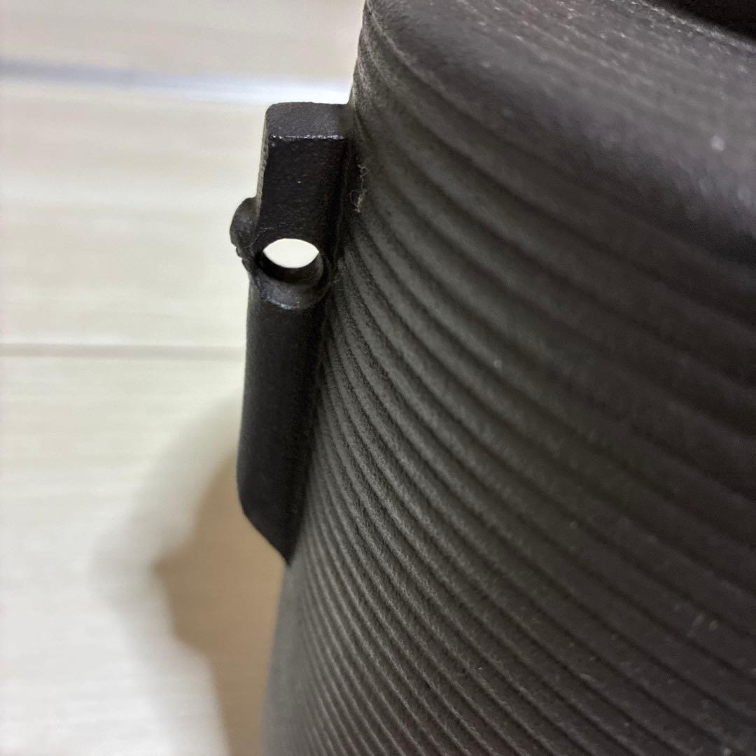 茶道具　志きの　糸目　筒釜 　　　　　　　蓋は唐銅製（釜かん付）