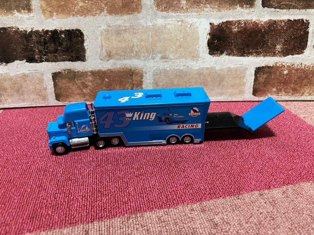 【新品】　カーズ　マック　トラック　トレーラー　4台セット