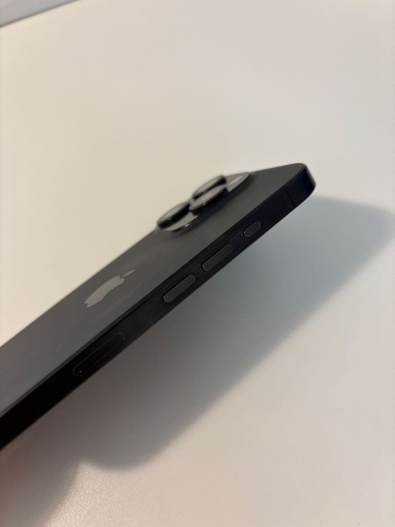 Apple iPhone 15 Pro 128GB ブラックチタニウム 本体のみ