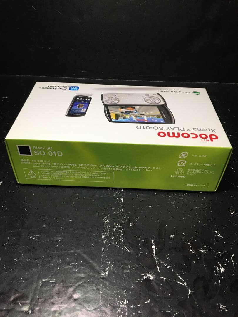 NTT docomo Xperia PLAY SO-01D ブラック
