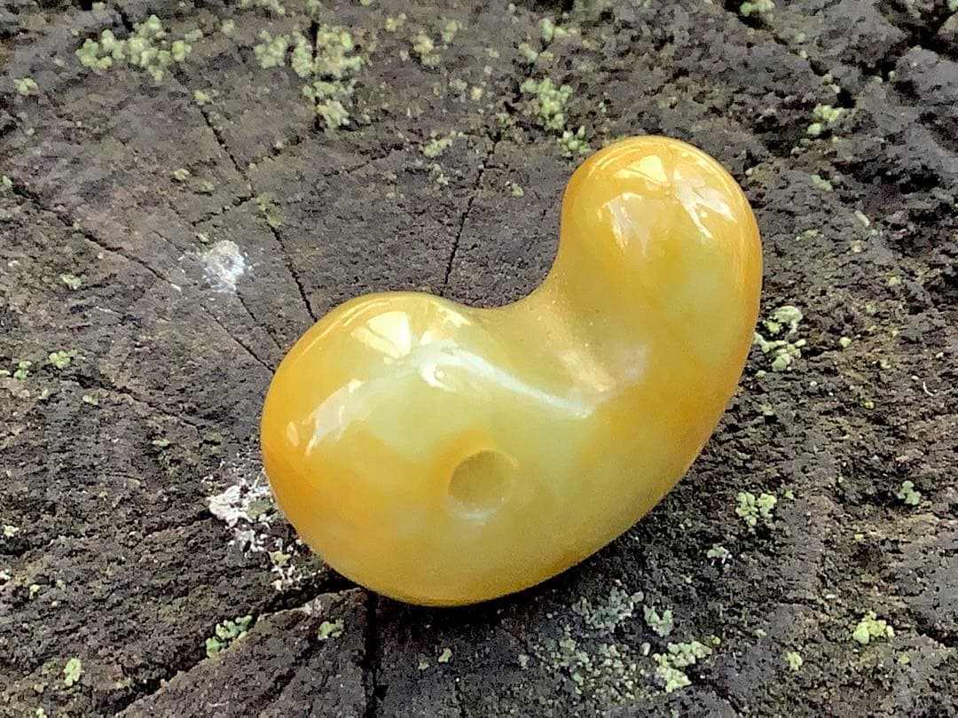 ⭕️超極上レア物　✳一番数少ない幻の幸運の黄色‼️ 糸魚川翡翠勾玉ガラス質鑑定鑑別書