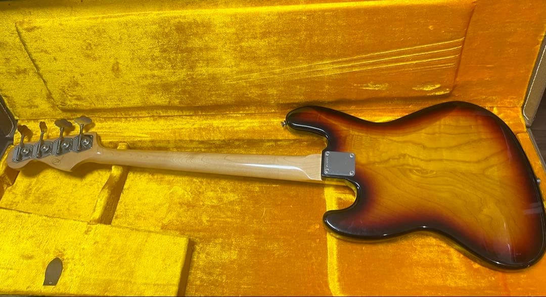 Fender Custom Shop Jazz Bass アッシュ・ローズ