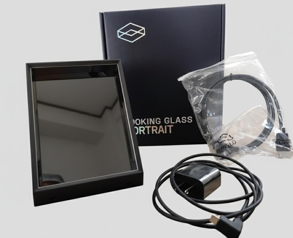 （新品）Looking Glass Portrait