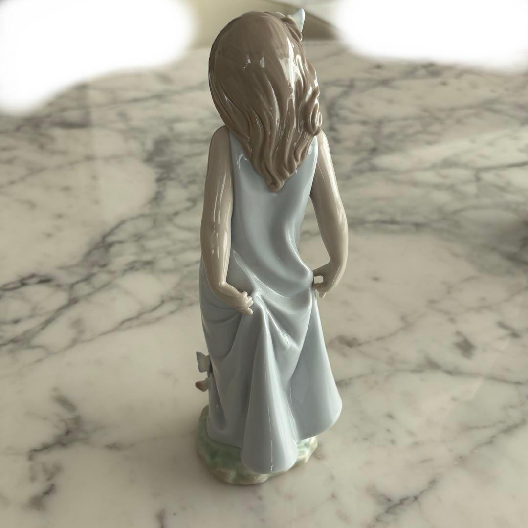 リヤドロ　「蝶とお友達」