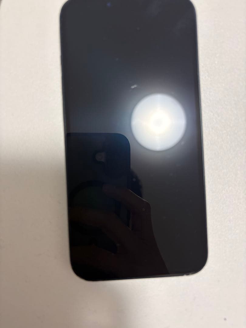 ブラック スマートフォン 背面ひび割れあり