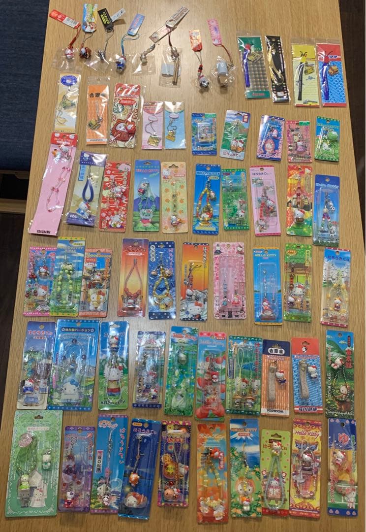 ハローキティ ストラップ　キーホルダー　ご当地 限定 レア　日本限定発売
