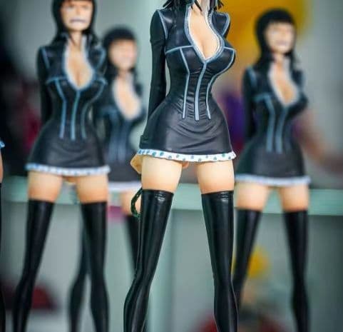 ワンピース　ニコ・ロビン　フィギュア