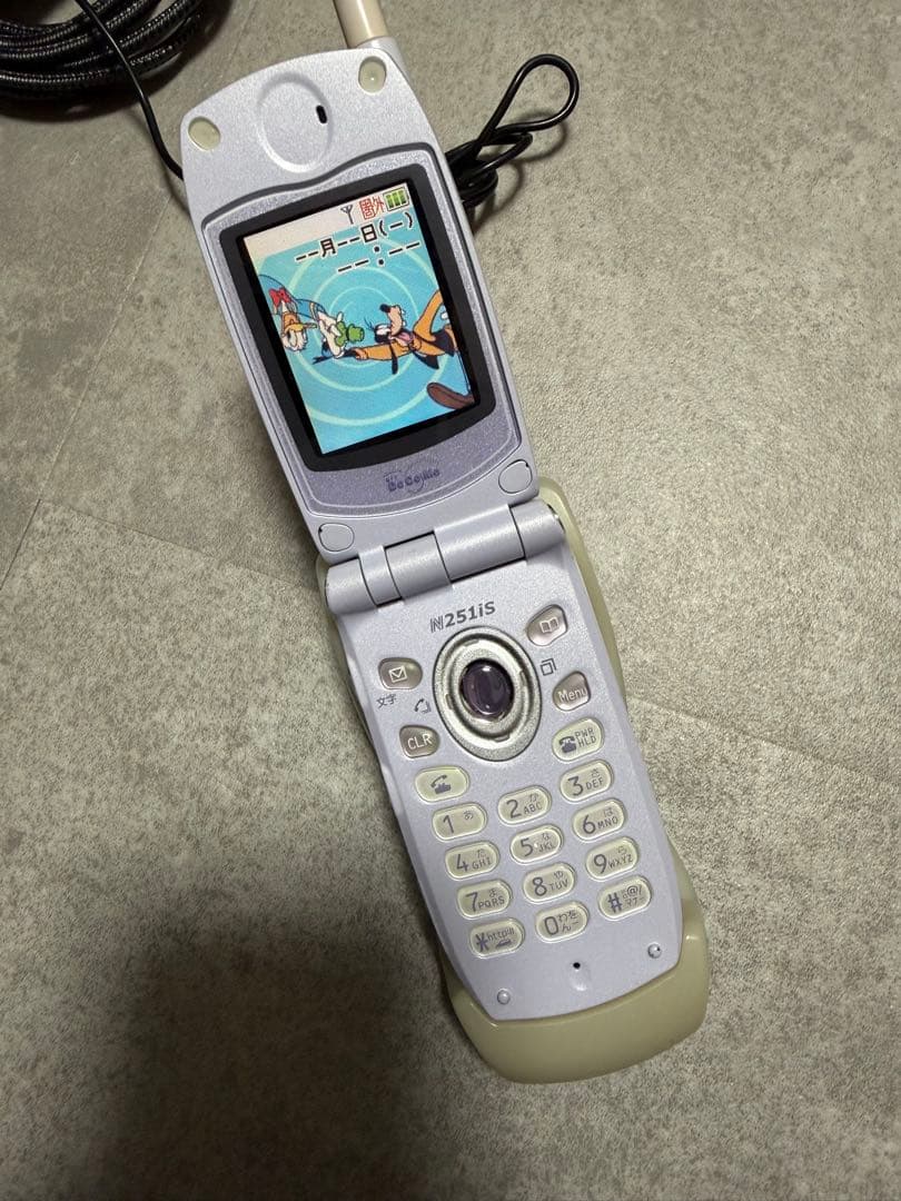 【レア】美品 ドコモ N251is ガラケー 卓上ホルダ N011 セット