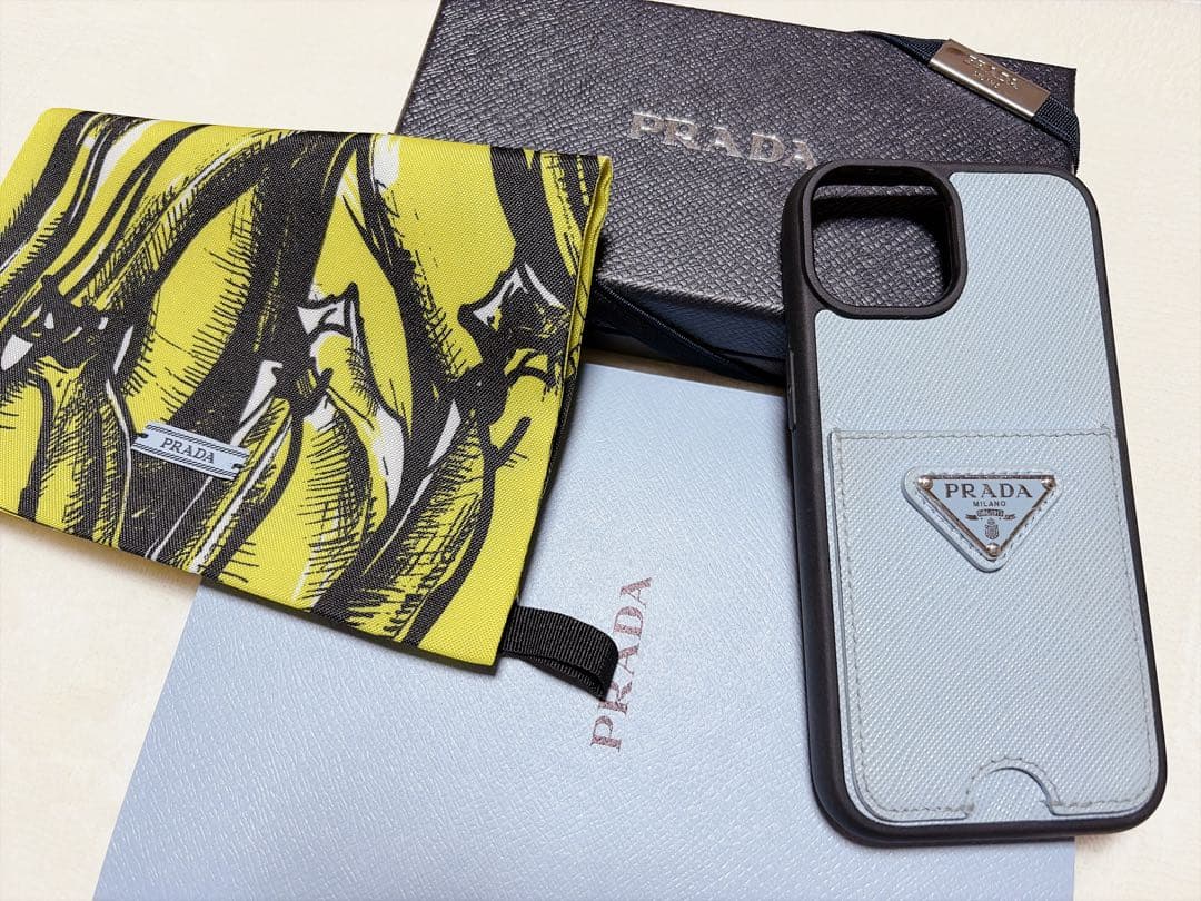 ［最終値下済］PRADA iPhone15 サフィアーノレザー ブルー