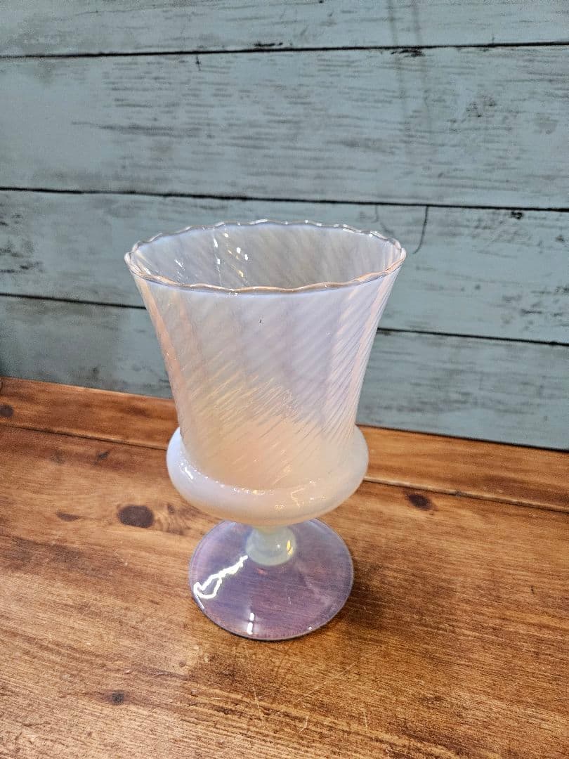 フランスアンティーク オパールセントガラスの花瓶 グラス フラワーベース