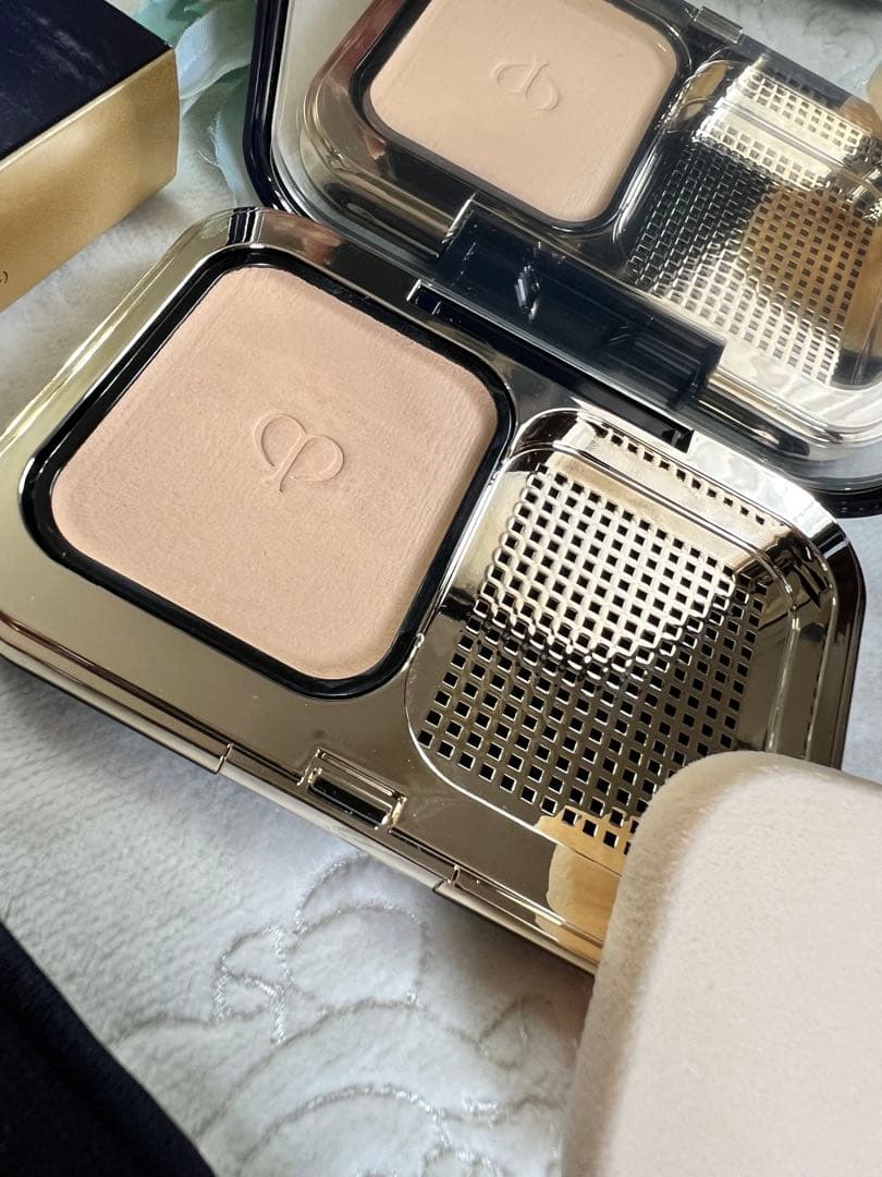 クレドポーボーテ★タンプードルエクラⅡ オークル10 ケース付き