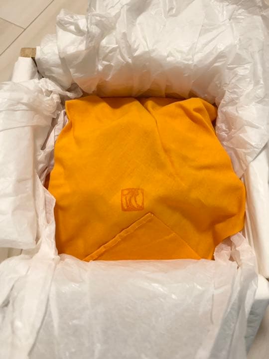 吉川水城作 黒釉桜文瓶